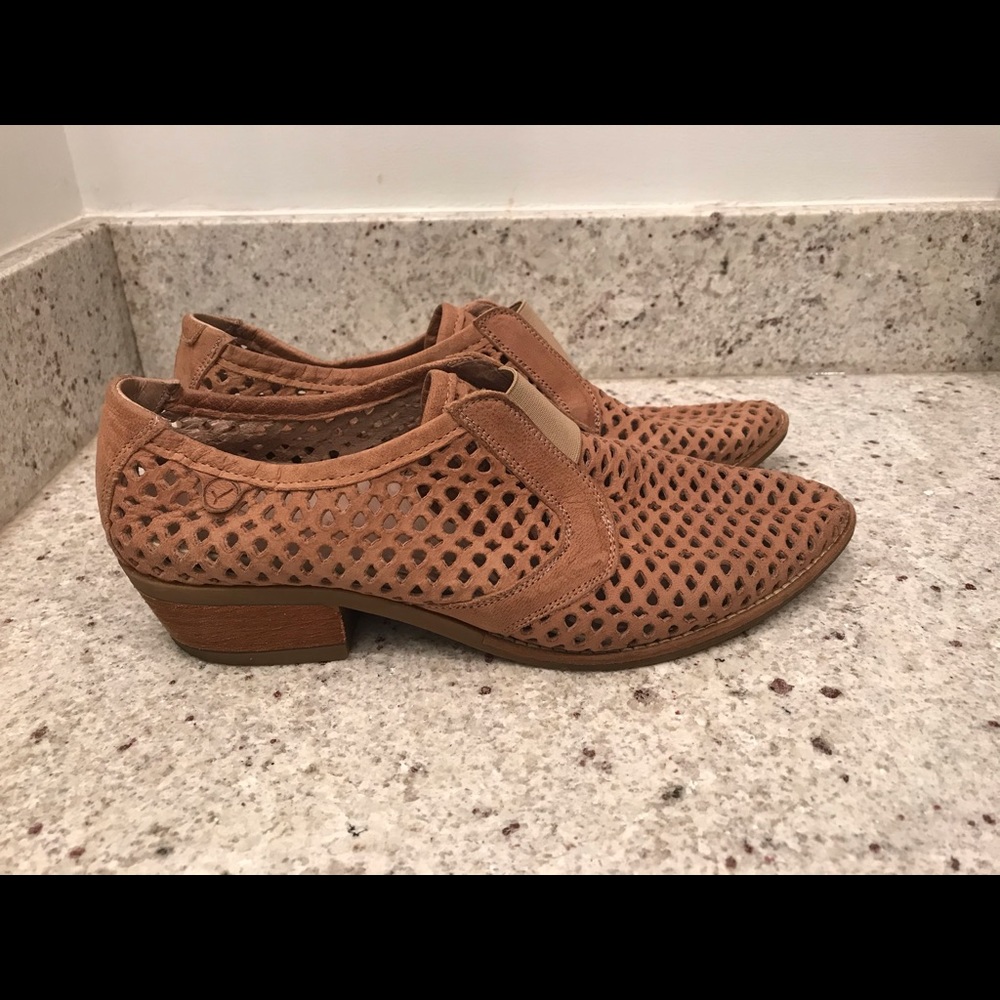 United in diversity shoe size 41